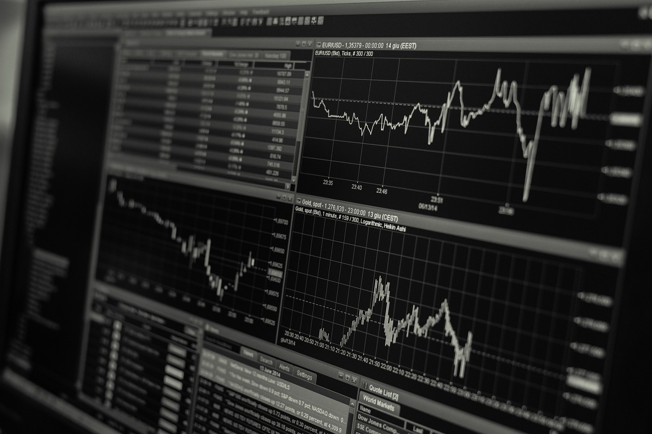 Market data on screen, the research behind independent, multi-manager advice.